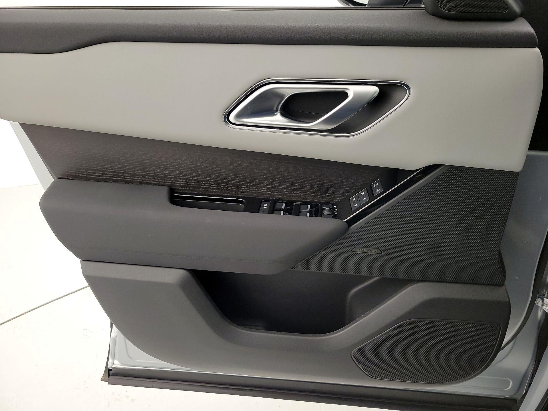 Thumbnail: 2025 Land Rover Range Rover Velar - 12