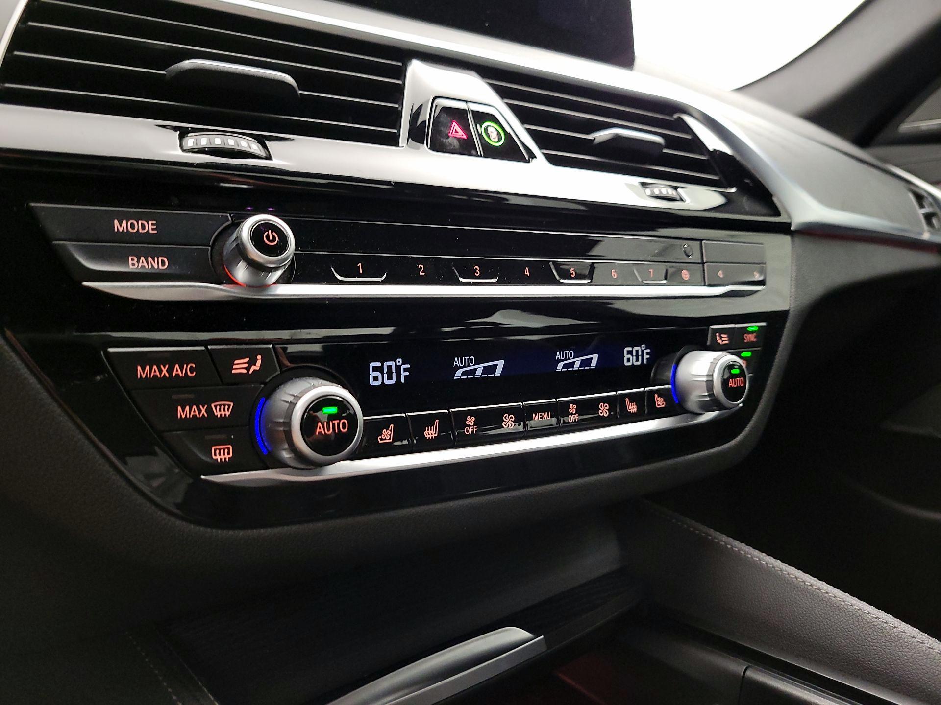 Thumbnail: 2021 BMW 5 Series - 17