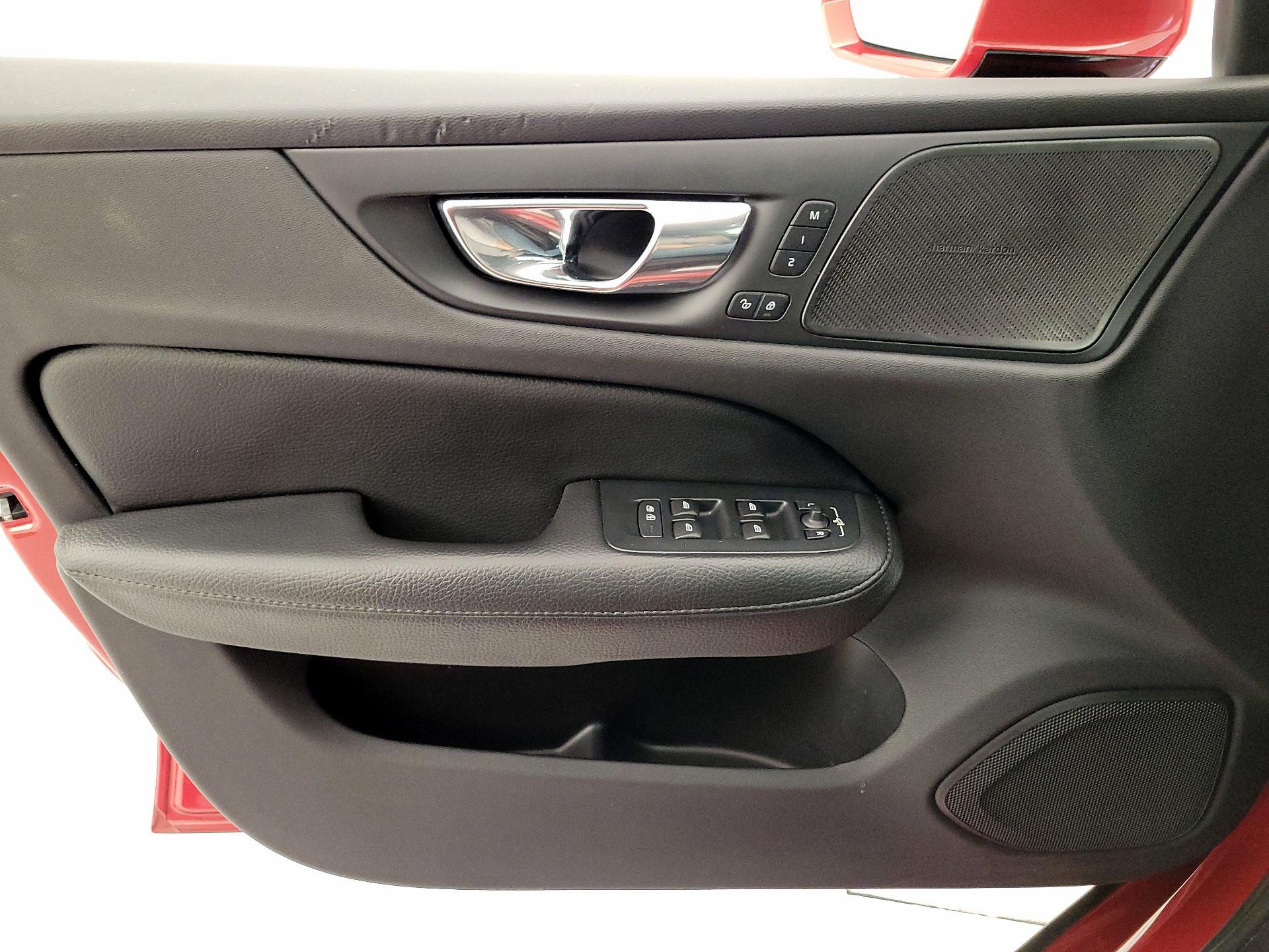 Thumbnail: 2019 Volvo S60 - 12