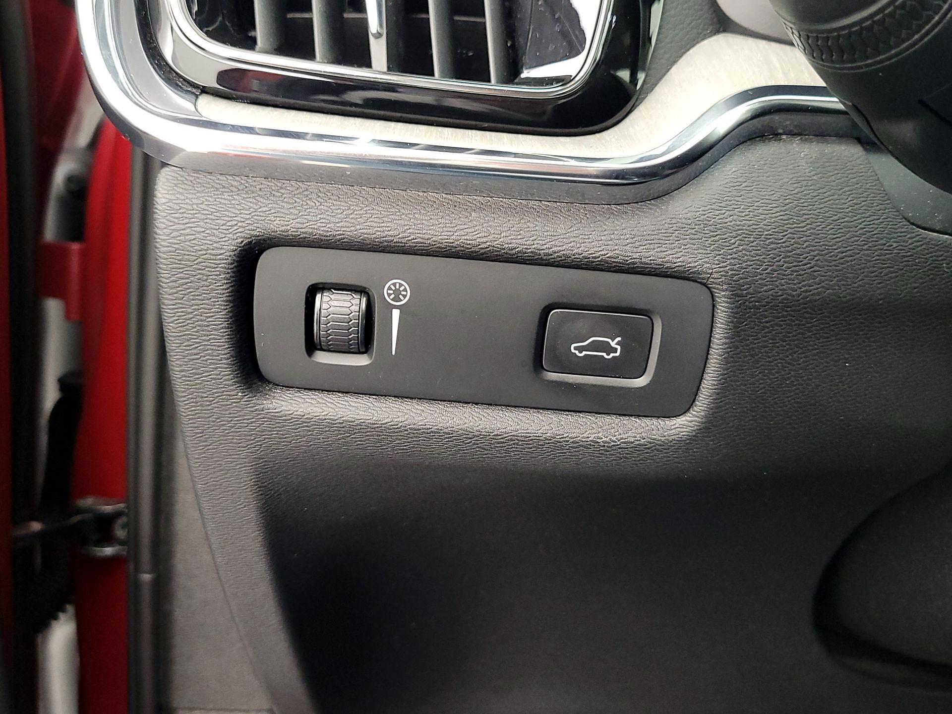 Thumbnail: 2019 Volvo S60 - 13