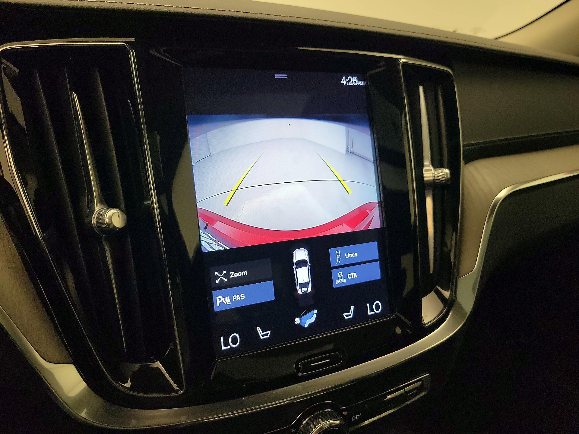 Thumbnail: 2019 Volvo S60 - 15