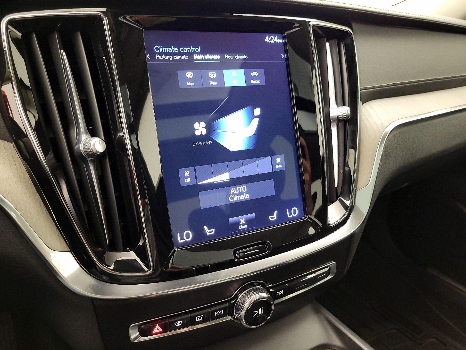 Thumbnail: 2019 Volvo S60 - 17