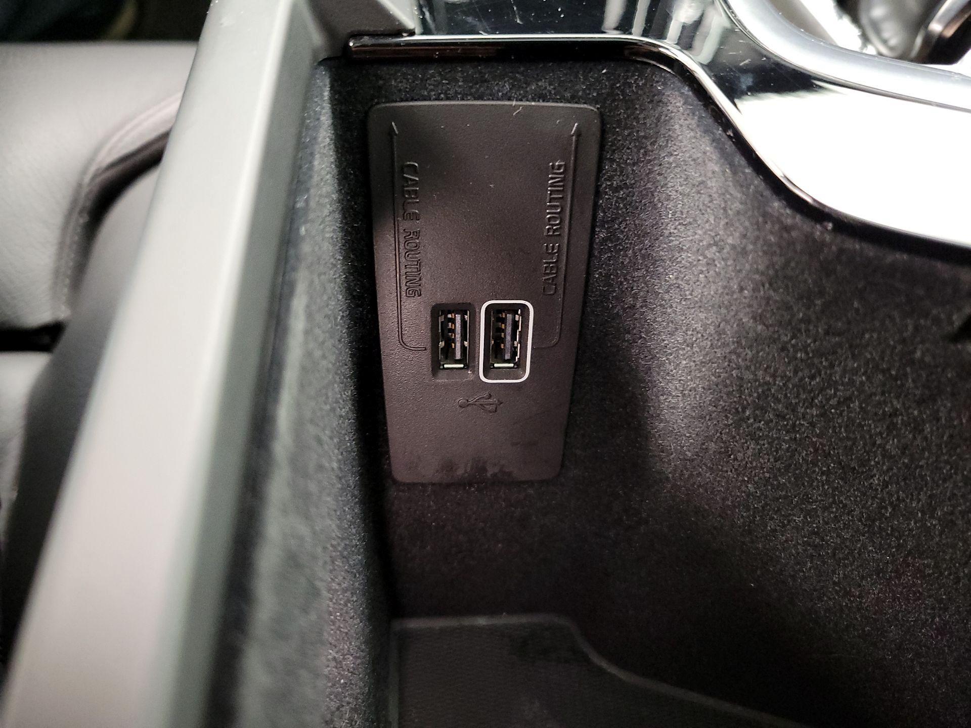 Thumbnail: 2019 Volvo S60 - 19