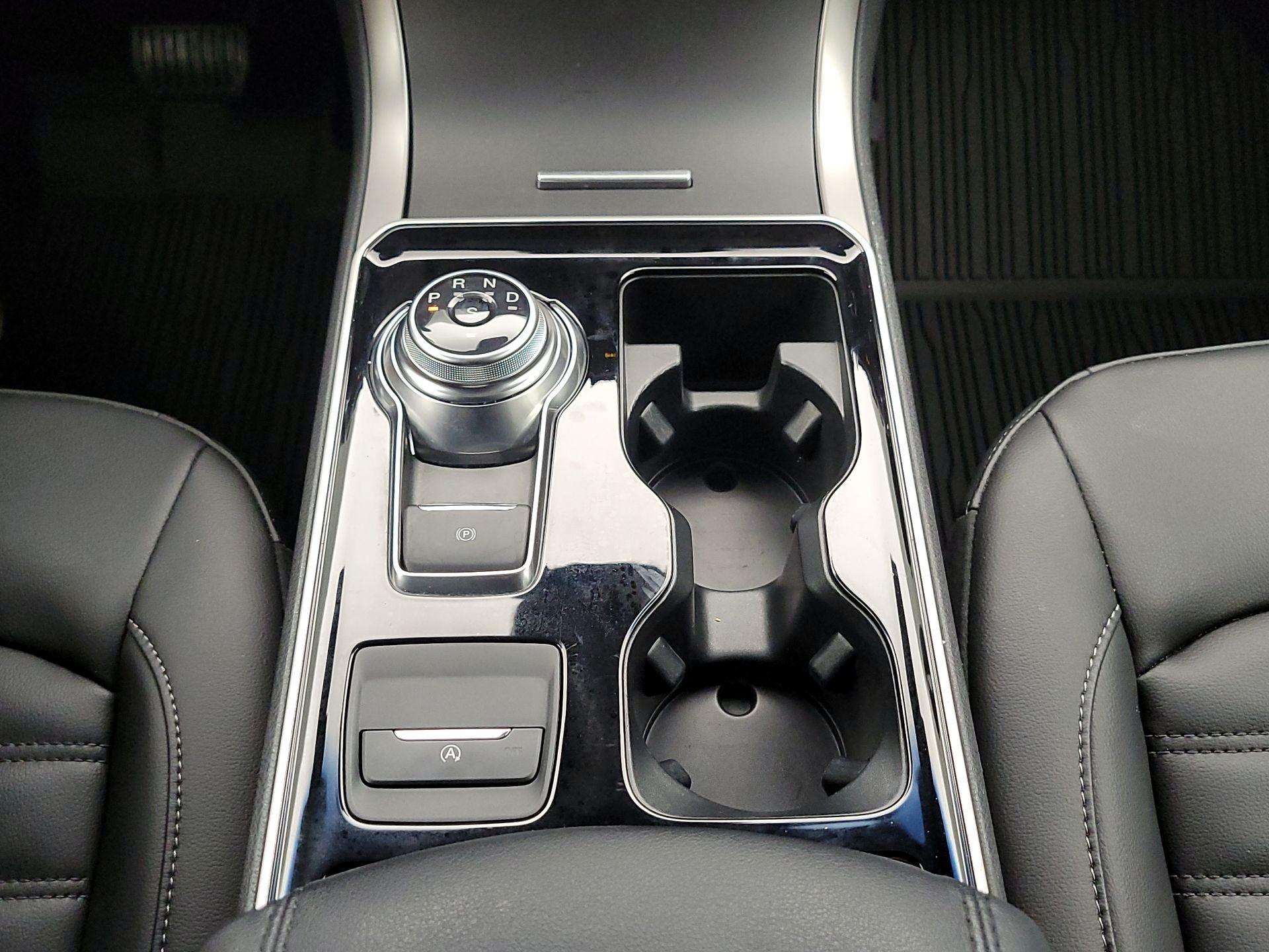 Thumbnail: 2020 Ford Edge - 18