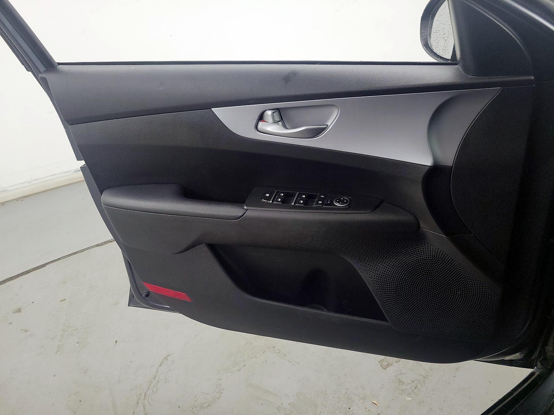 Thumbnail: 2023 Kia Forte - 12