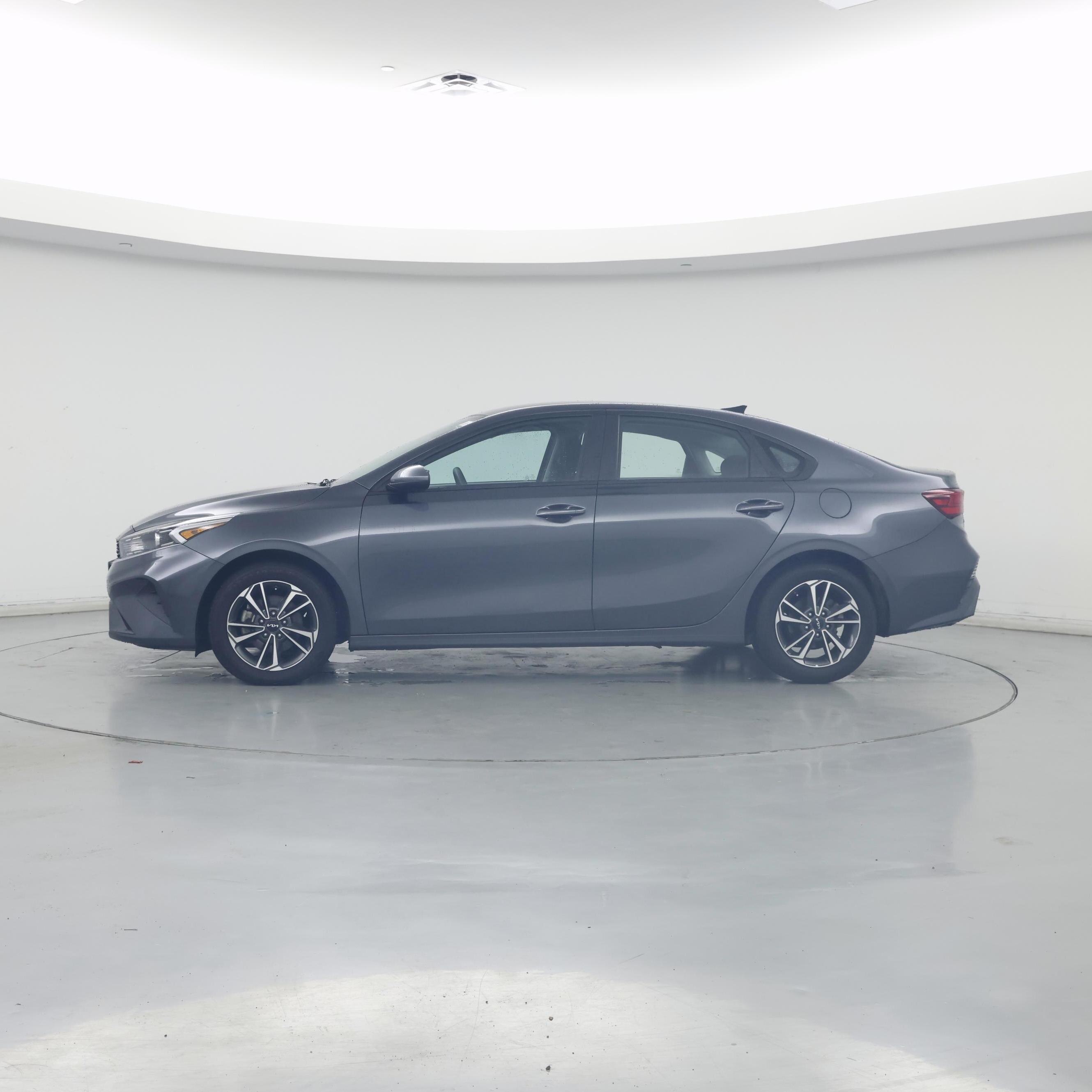 Thumbnail: 2023 Kia Forte - 3