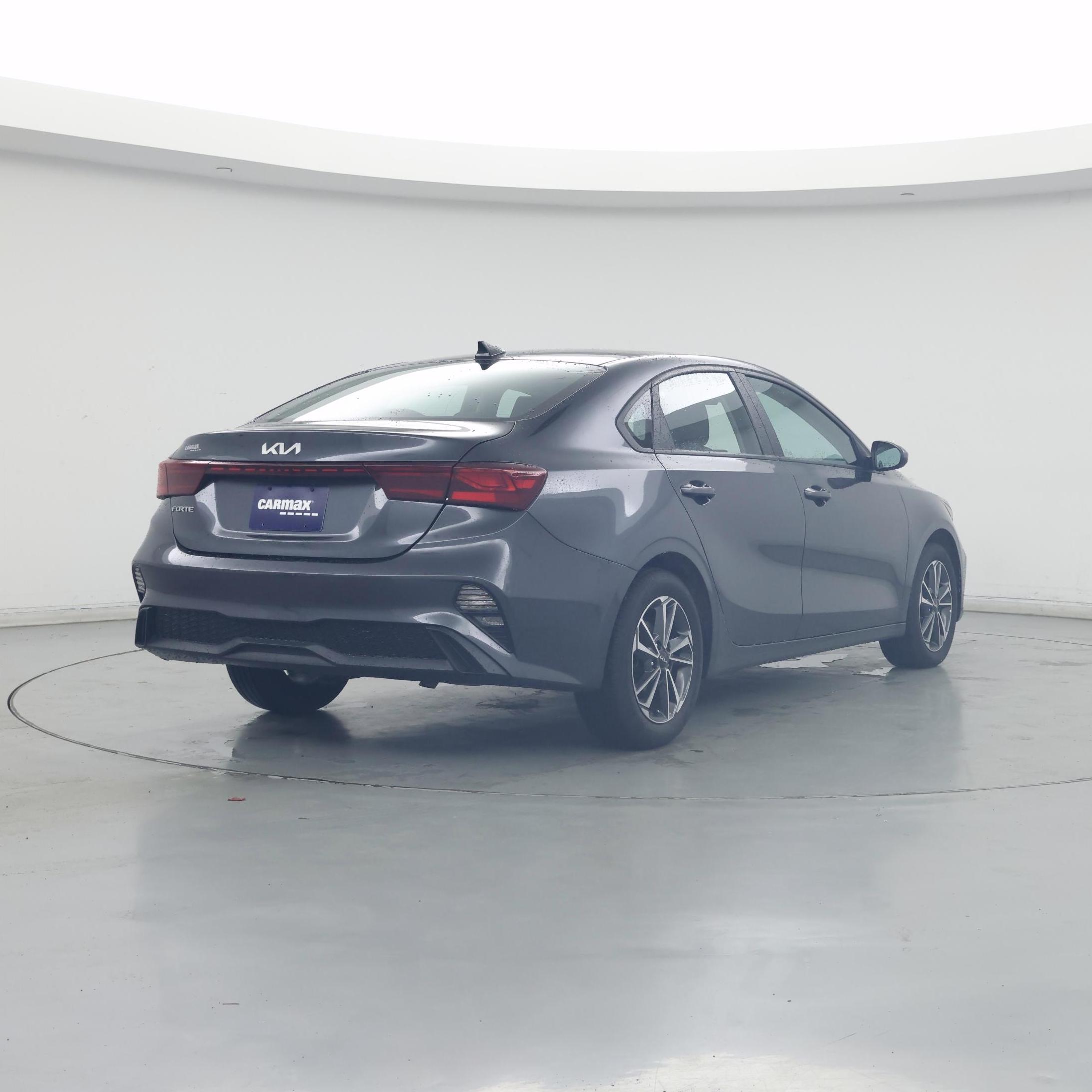 Thumbnail: 2023 Kia Forte - 8