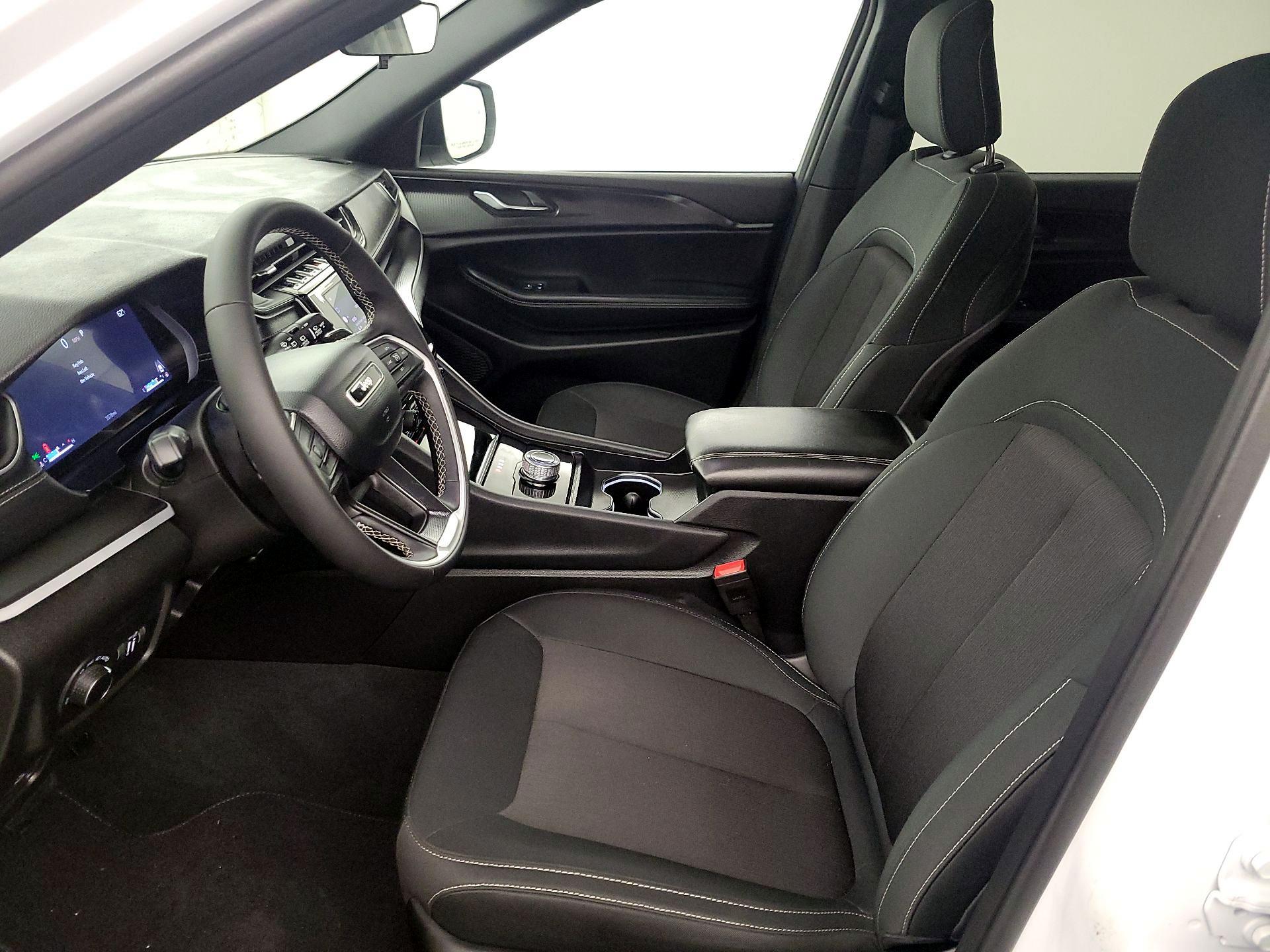 Thumbnail: 2025 Jeep Grand Cherokee L - 11