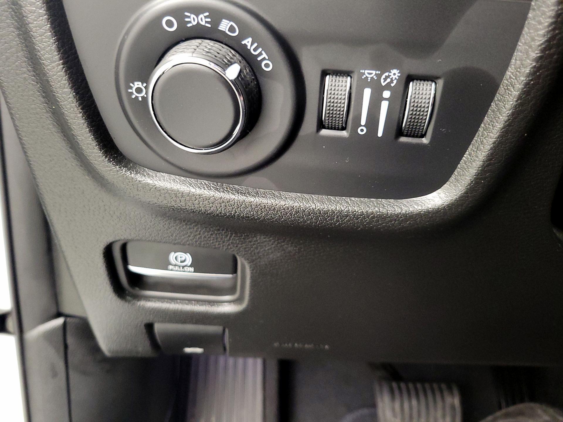 Thumbnail: 2025 Jeep Grand Cherokee L - 13