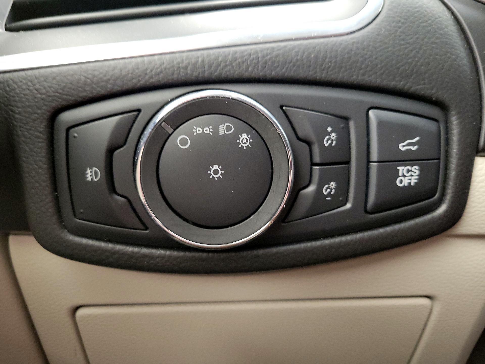 Thumbnail: 2019 Ford Edge - 13