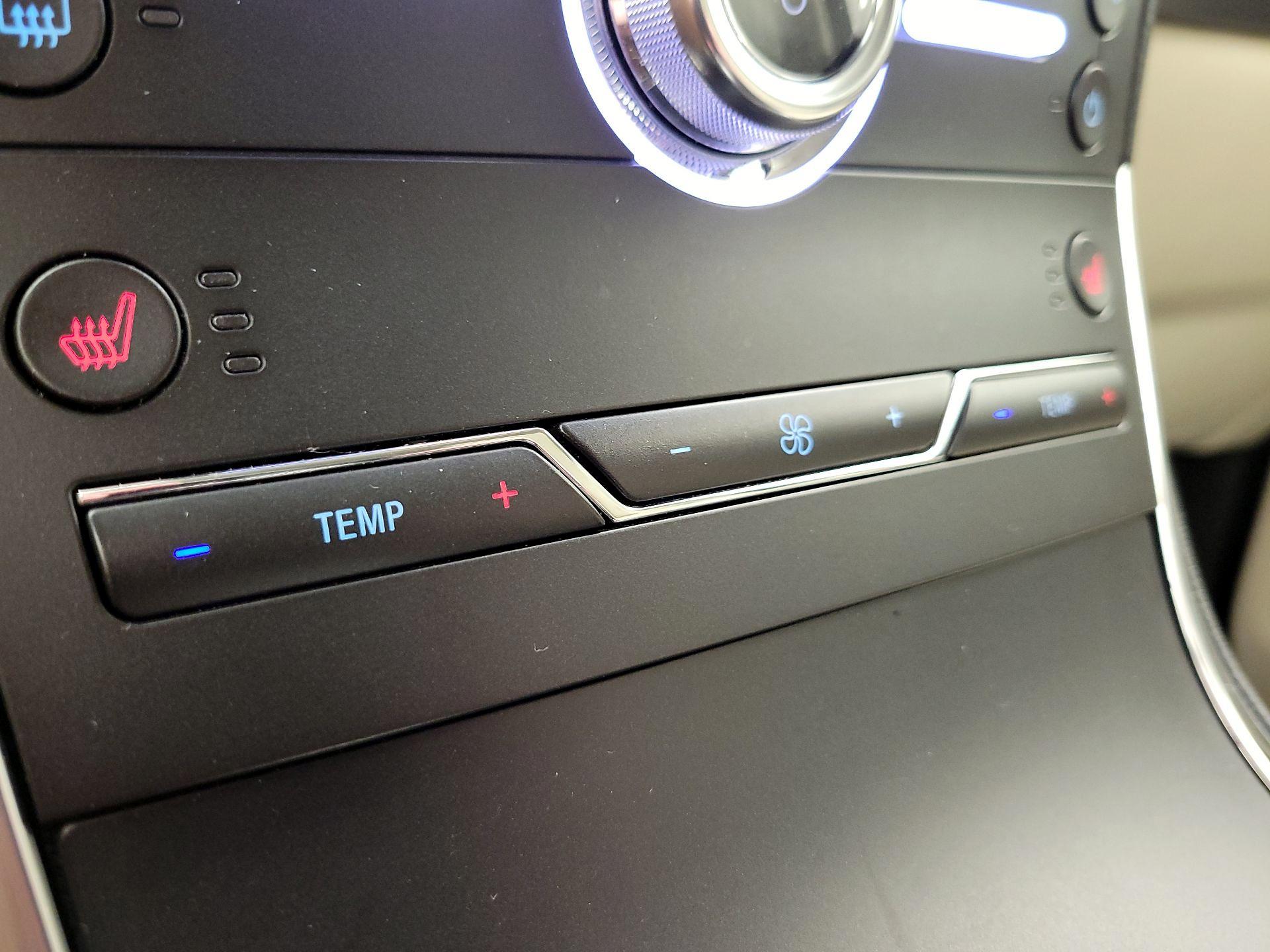 Thumbnail: 2019 Ford Edge - 16