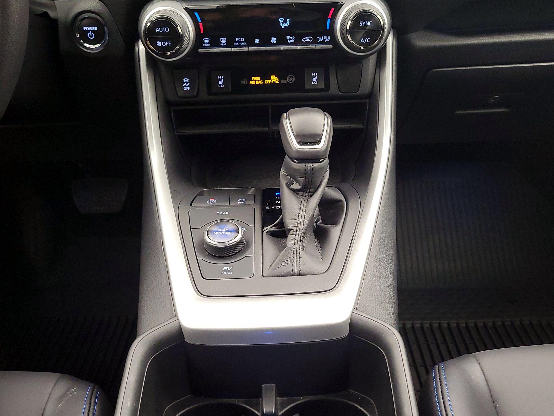 Thumbnail: 2024 Toyota RAV4 - 17