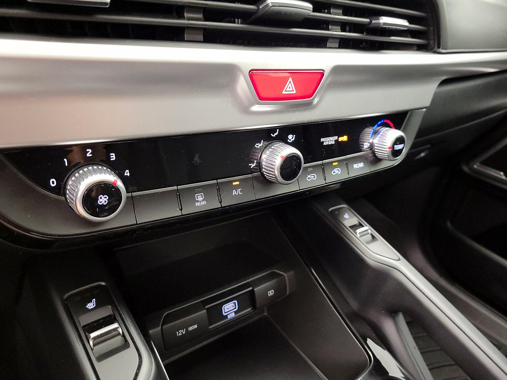 Thumbnail: 2020 Kia Telluride - 16