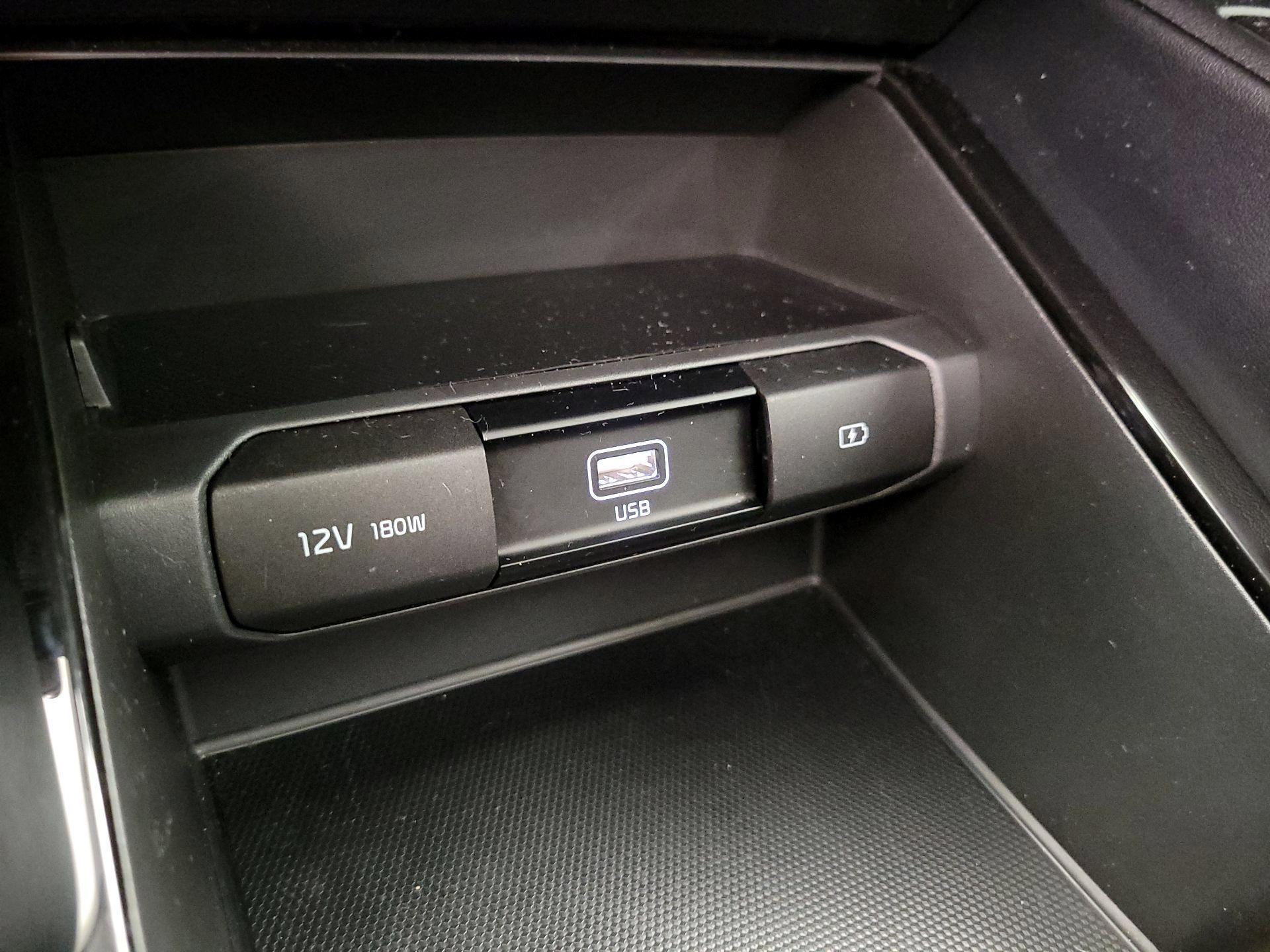 Thumbnail: 2020 Kia Telluride - 18