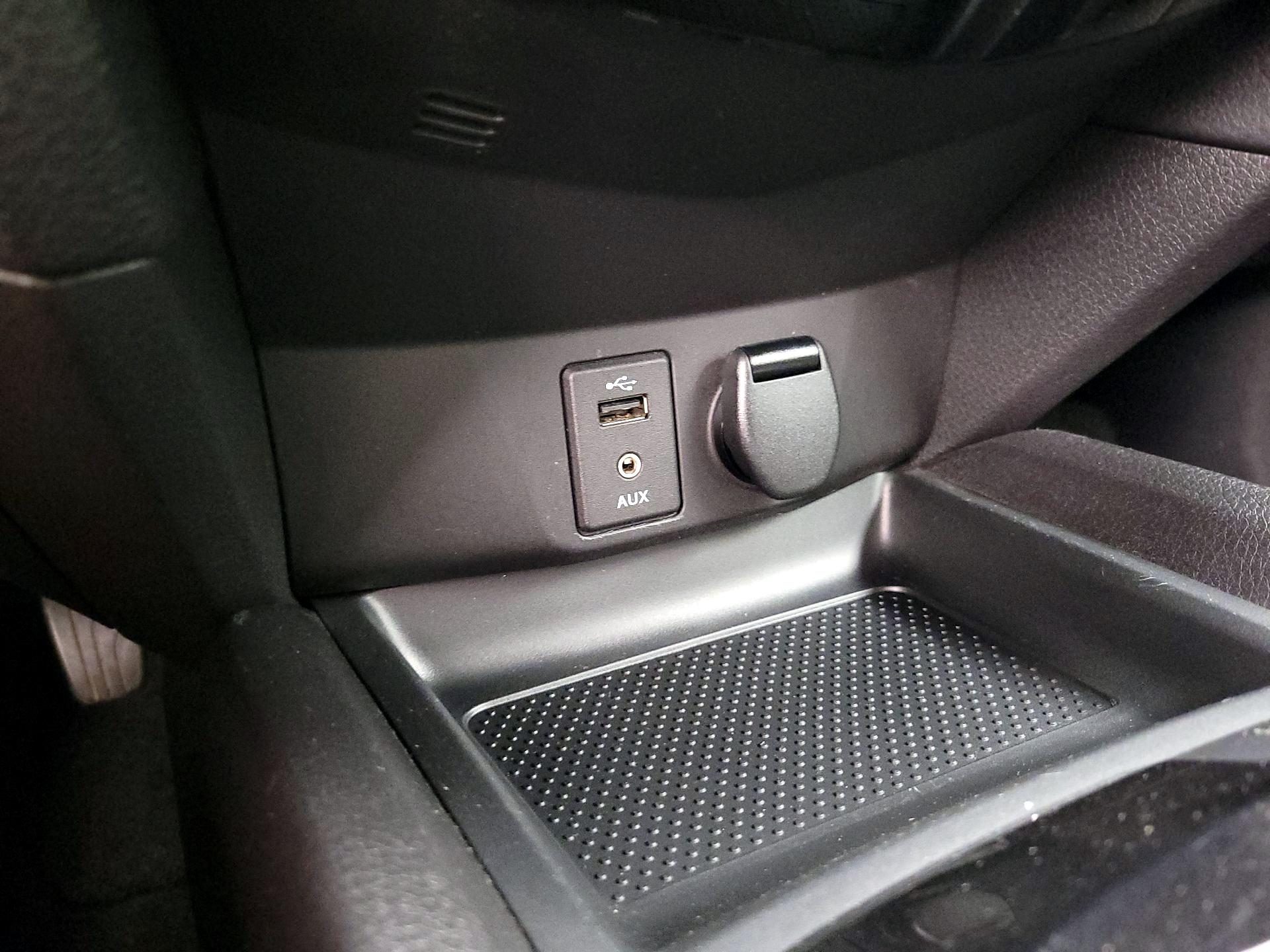 Thumbnail: 2015 Nissan Rogue - 19