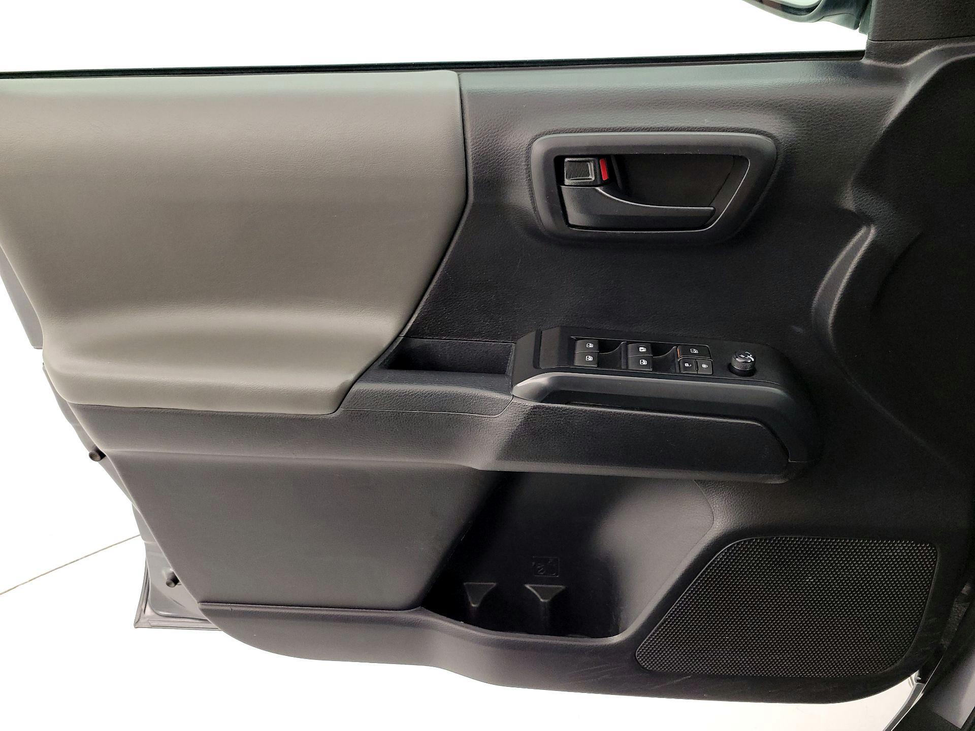 Thumbnail: 2021 Toyota Tacoma - 12