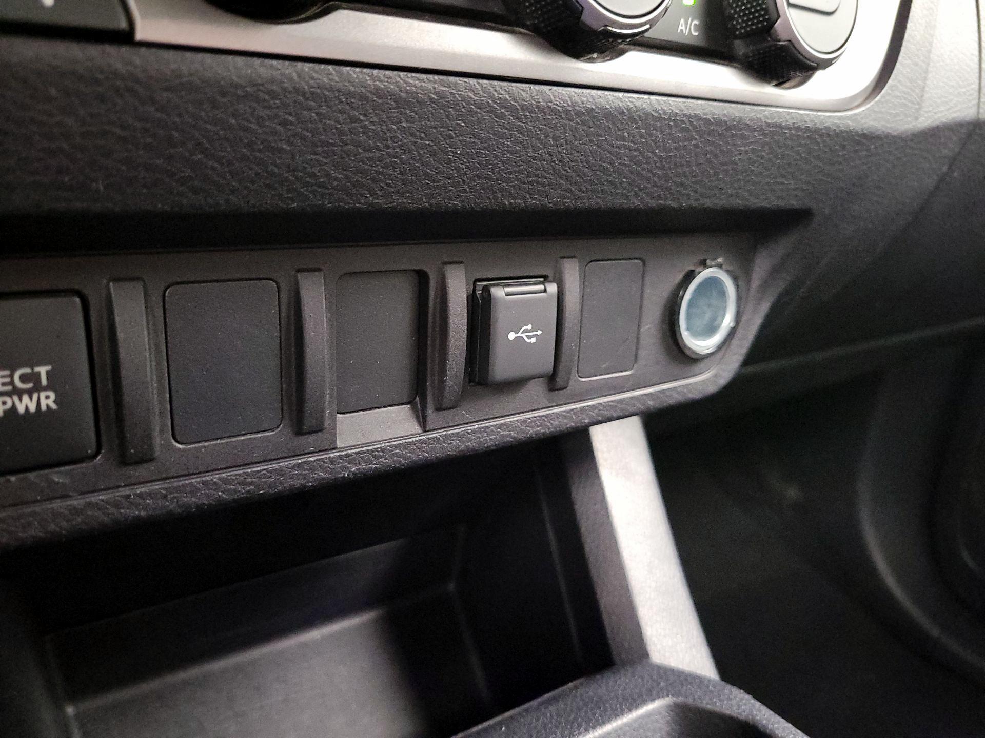 Thumbnail: 2021 Toyota Tacoma - 18