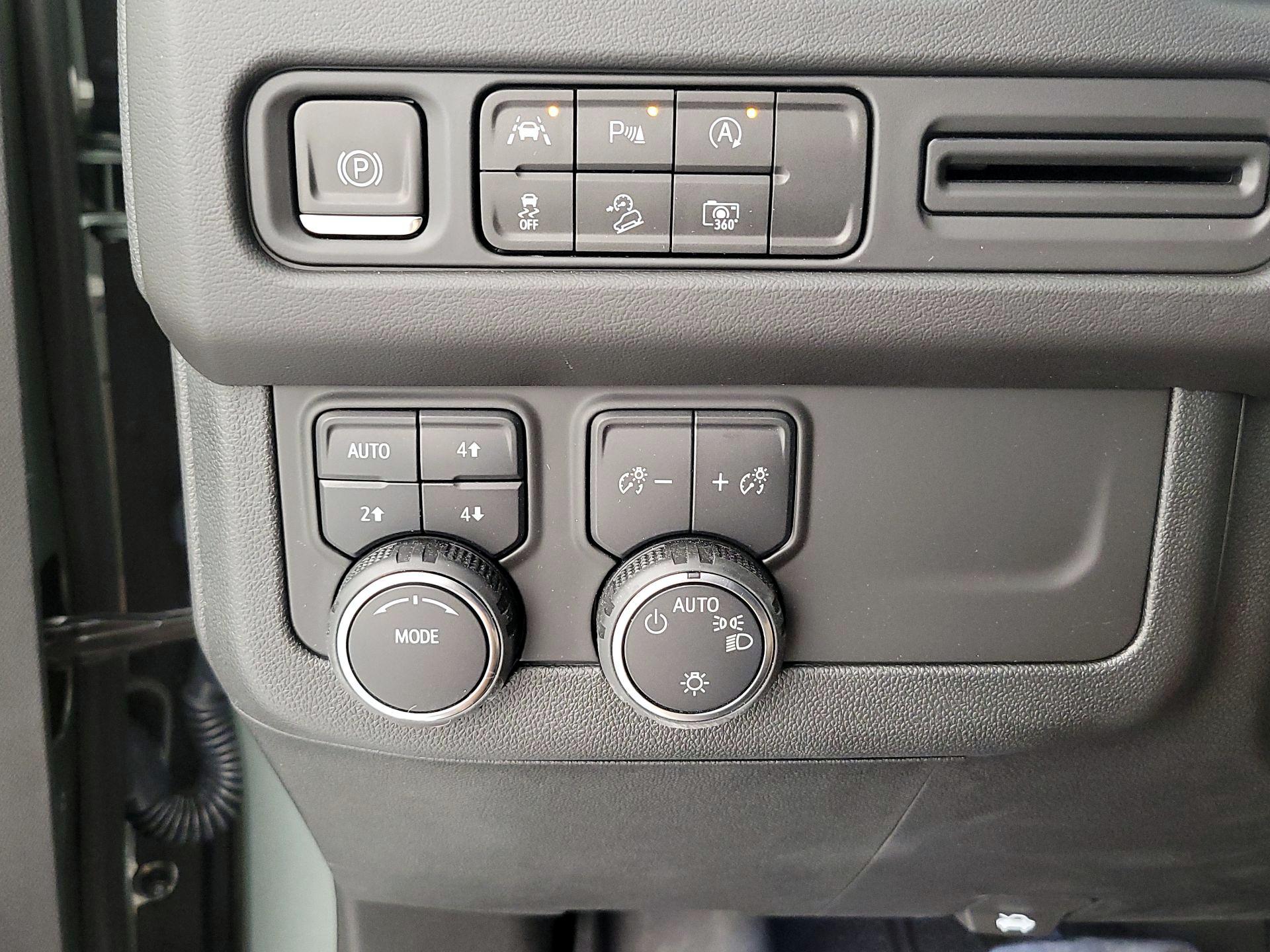 Thumbnail: 2023 Chevrolet Tahoe - 13