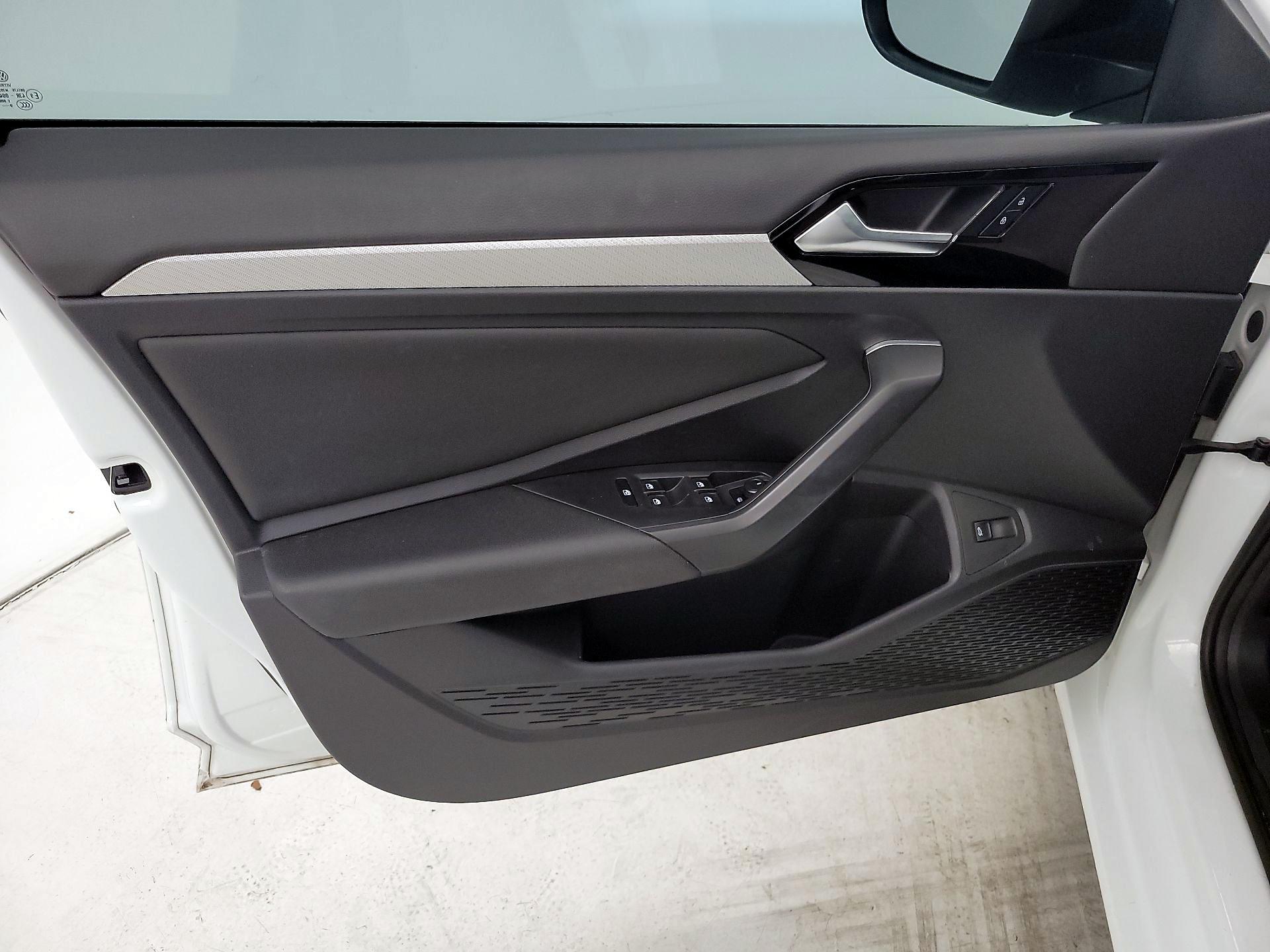 Thumbnail: 2019 Volkswagen Jetta - 12