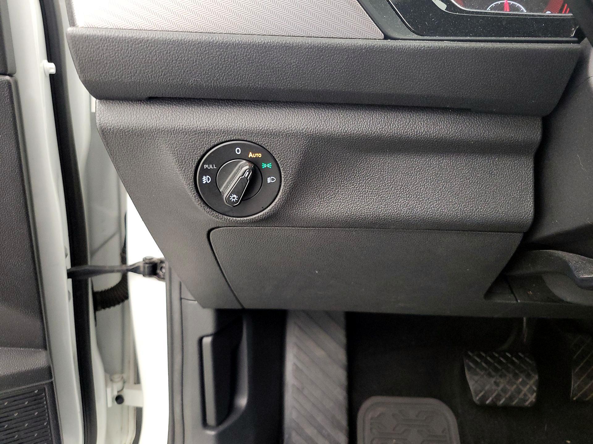 Thumbnail: 2019 Volkswagen Jetta - 13