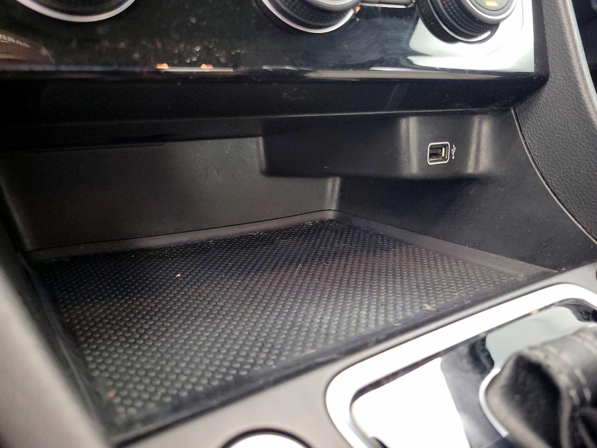 Thumbnail: 2019 Volkswagen Jetta - 18