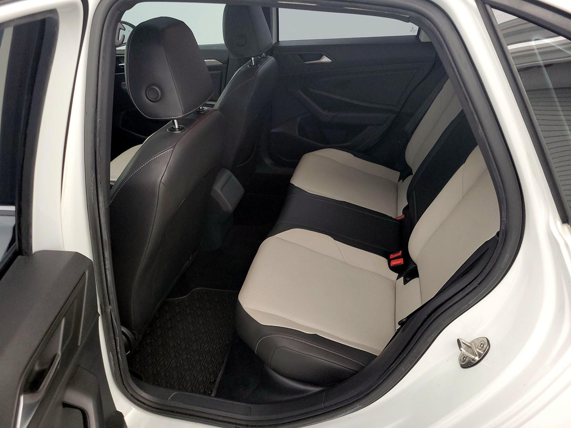 Thumbnail: 2019 Volkswagen Jetta - 20