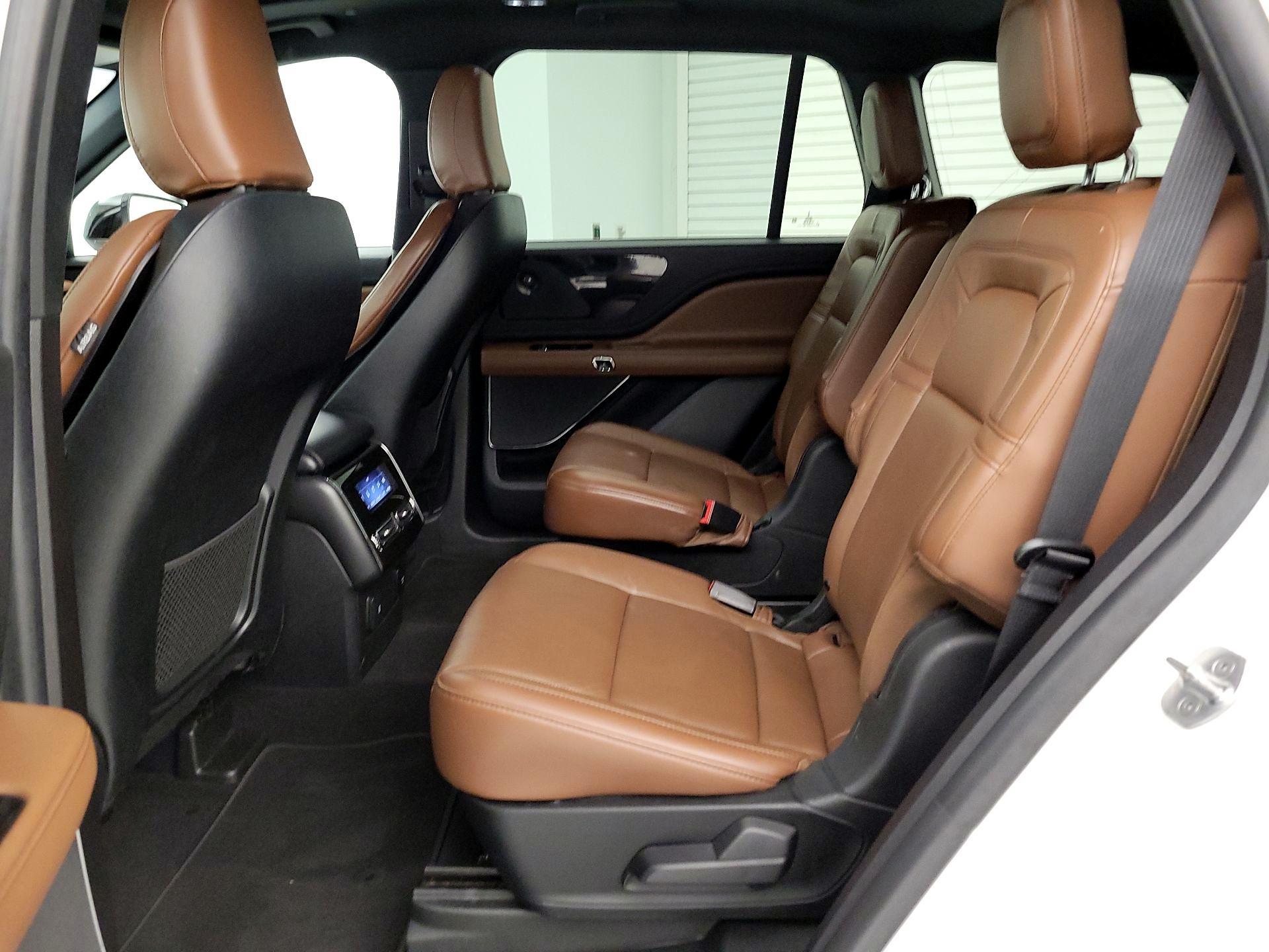 Thumbnail: 2022 Lincoln Aviator - 20