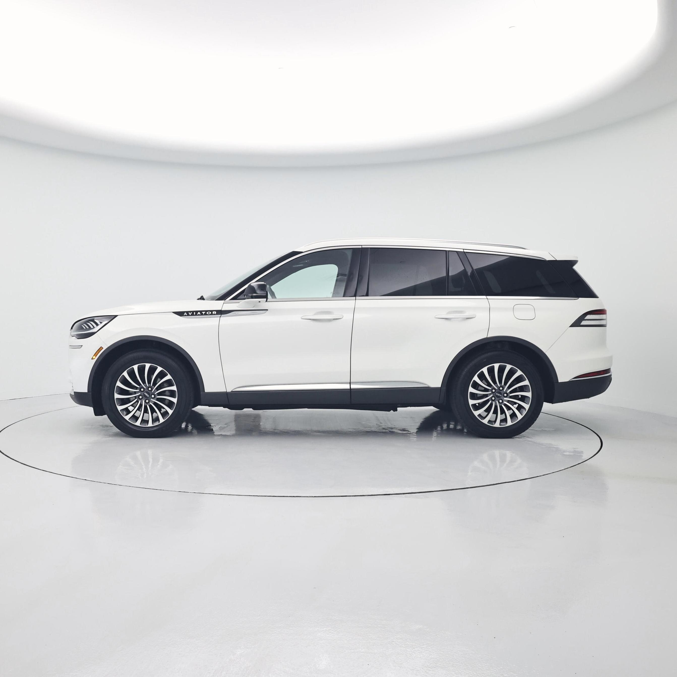 Thumbnail: 2022 Lincoln Aviator - 3