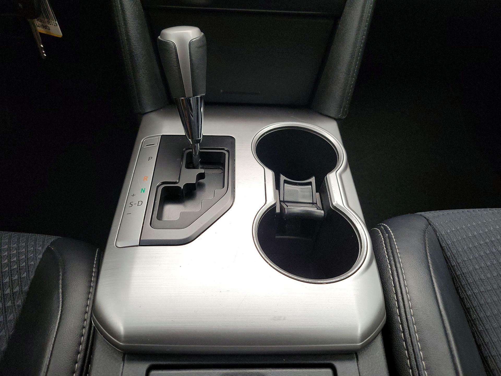 Thumbnail: 2014 Toyota Camry - 16