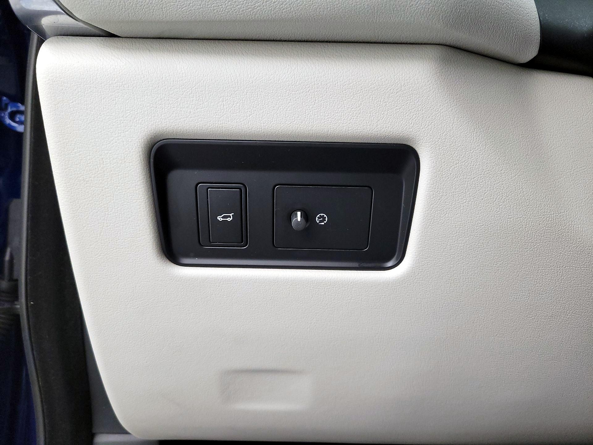 Thumbnail: 2023 Jaguar F-Pace - 13