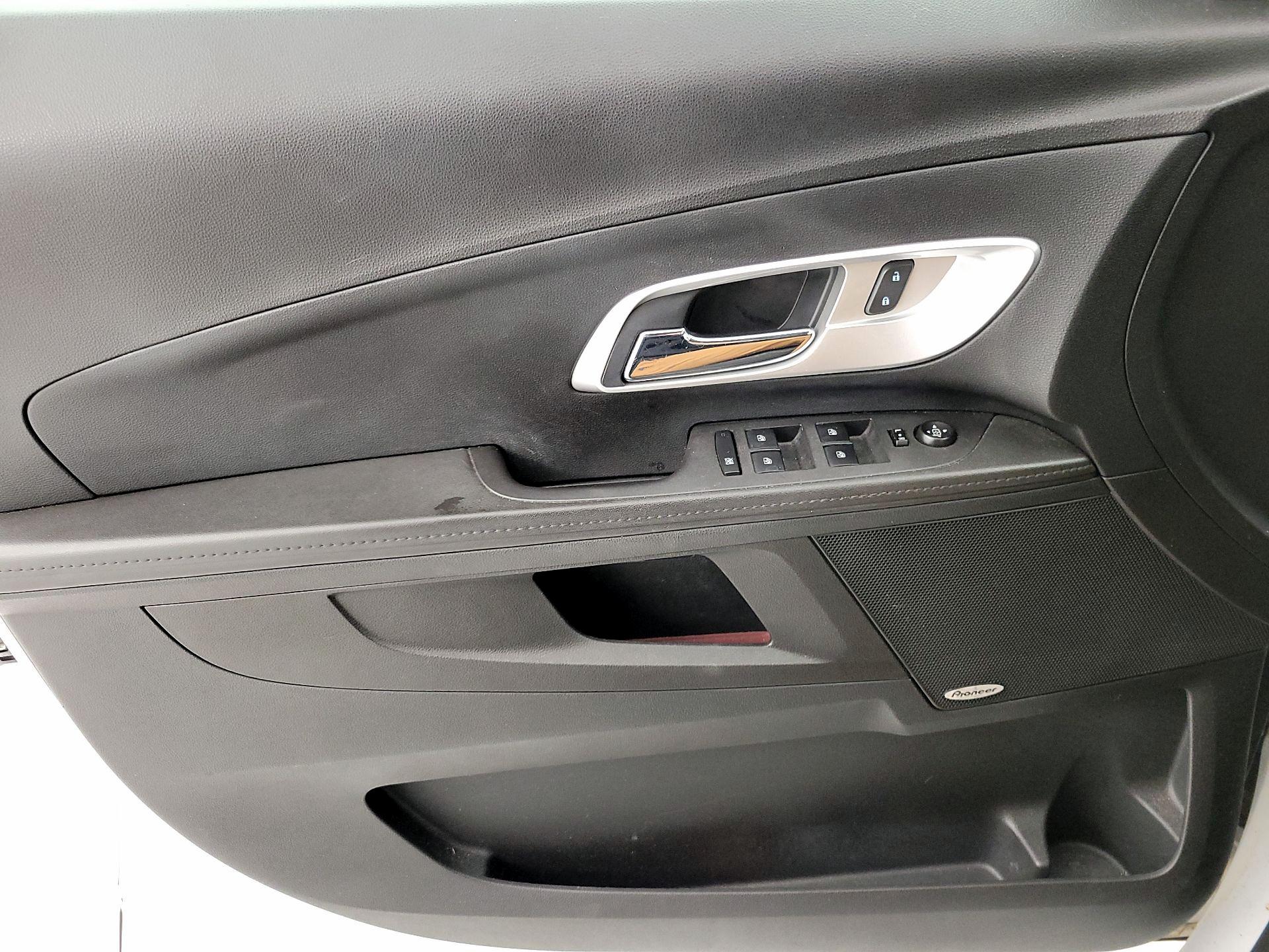 Thumbnail: 2017 Chevrolet Equinox - 12