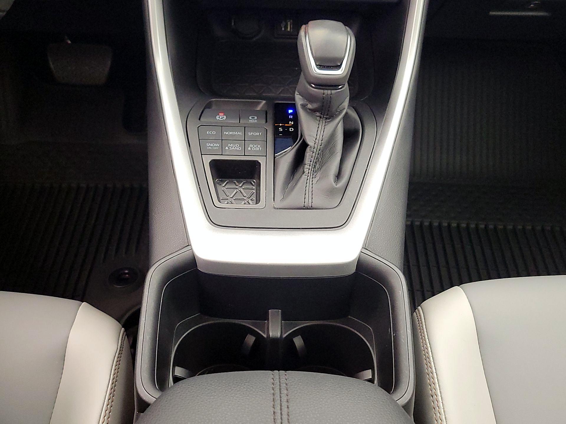 Thumbnail: 2024 Toyota RAV4 - 17