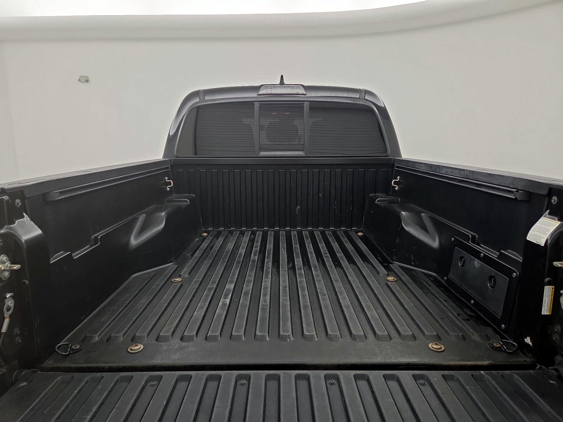 Thumbnail: 2019 Toyota Tacoma - 20