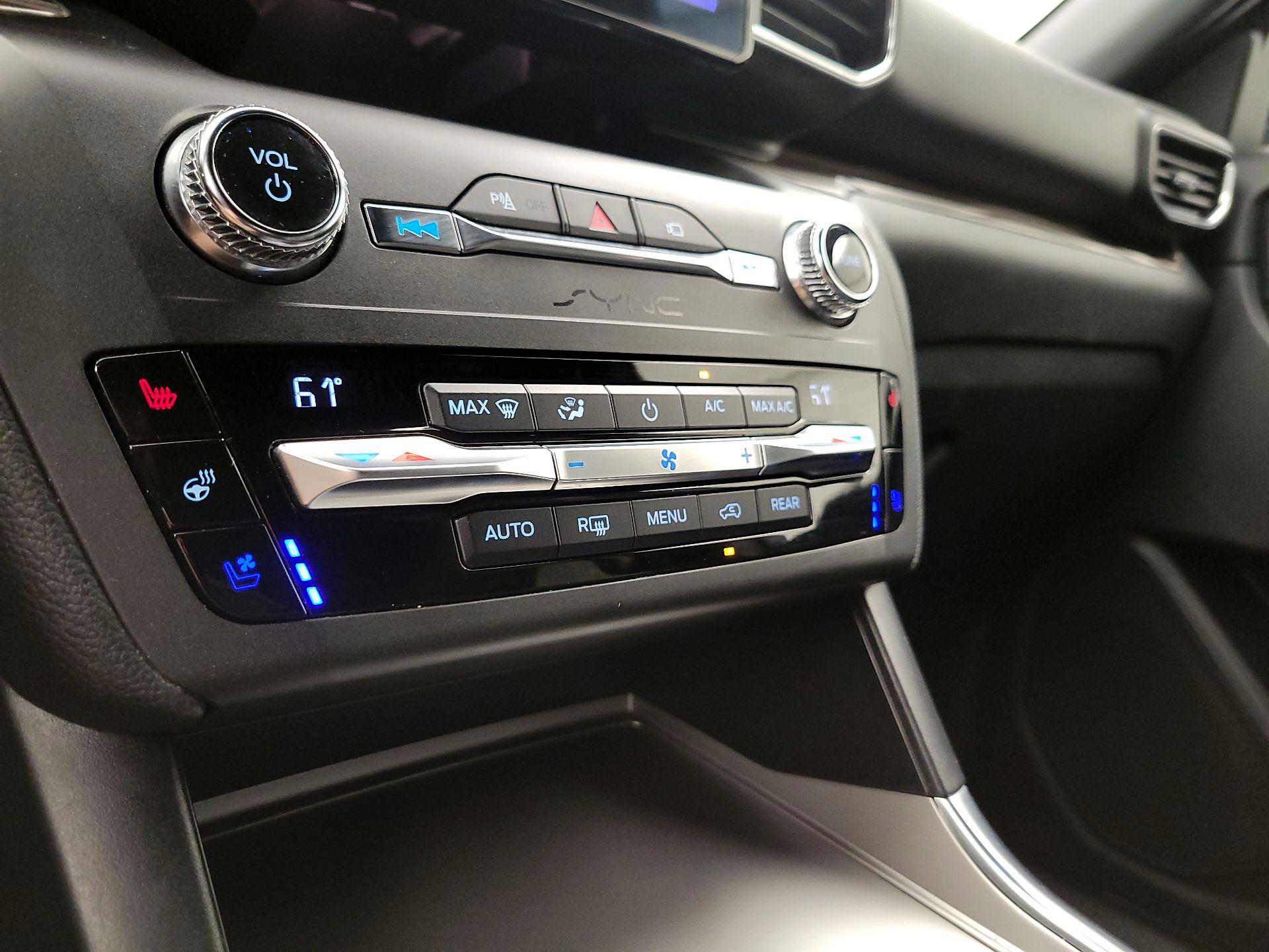 Thumbnail: 2020 Ford Explorer - 17