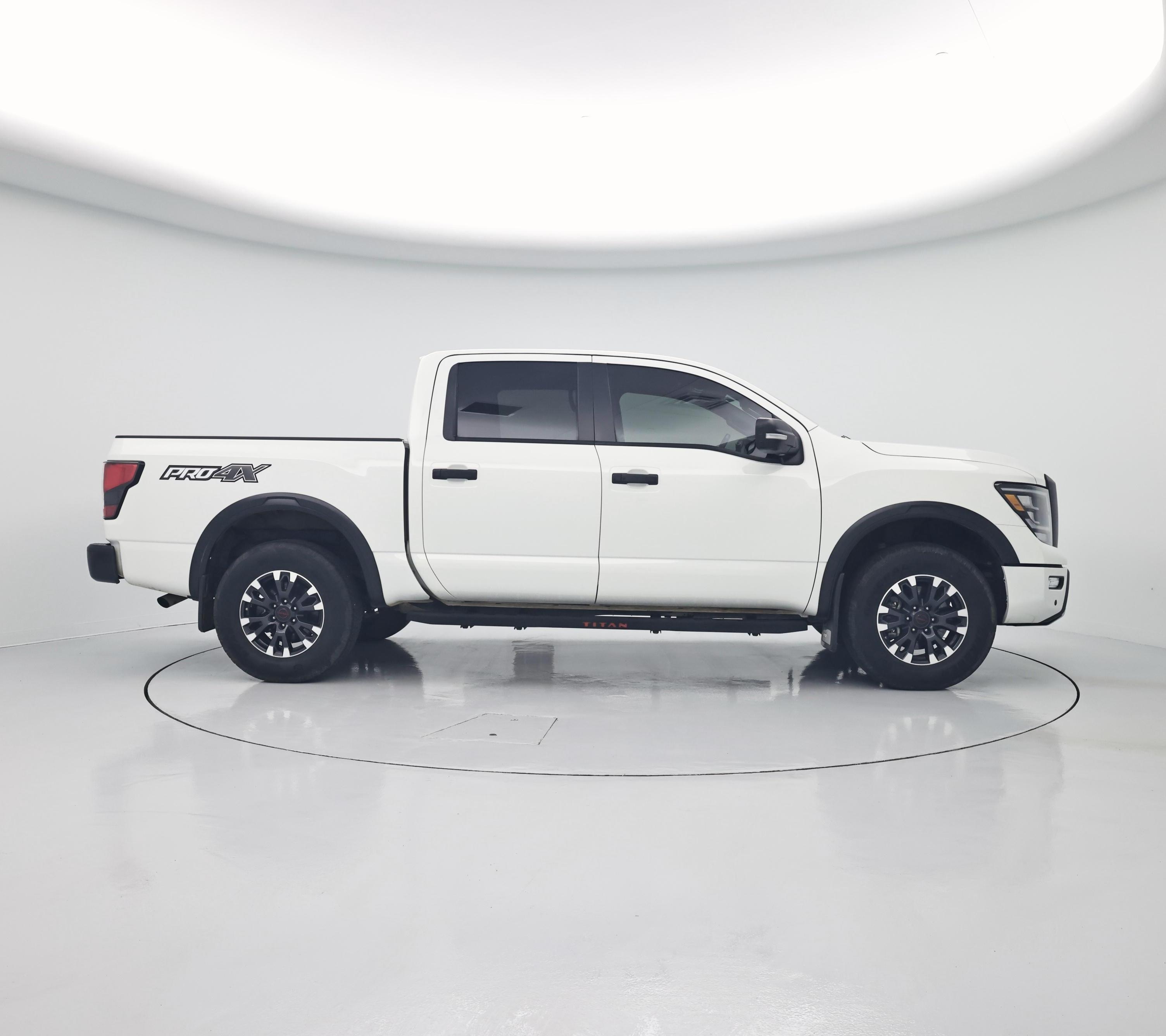 Thumbnail: 2023 Nissan Titan - 7