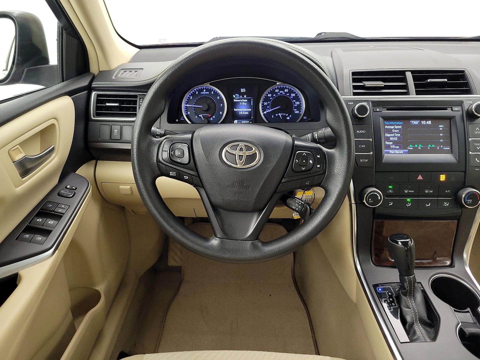 Thumbnail: 2016 Toyota Camry - 10