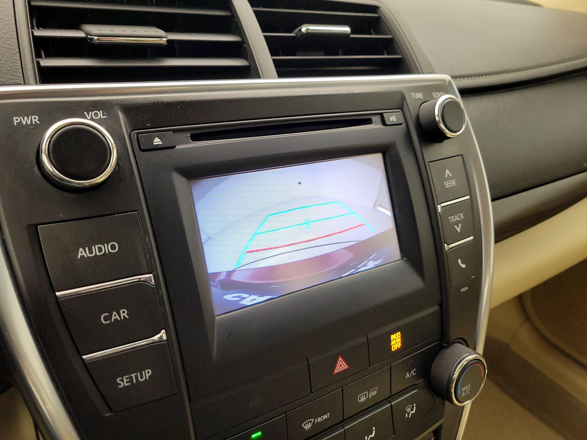 Thumbnail: 2016 Toyota Camry - 14