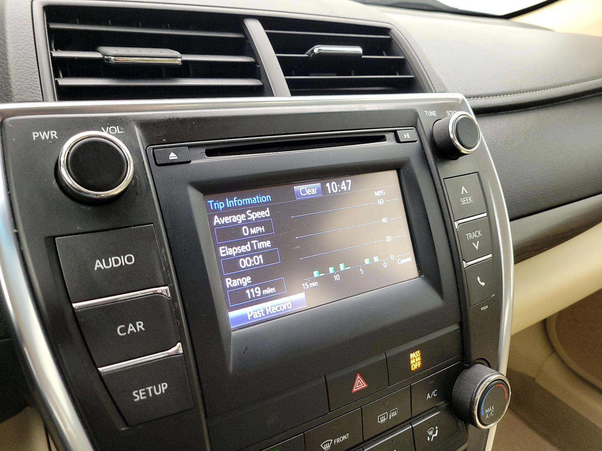 Thumbnail: 2016 Toyota Camry - 15