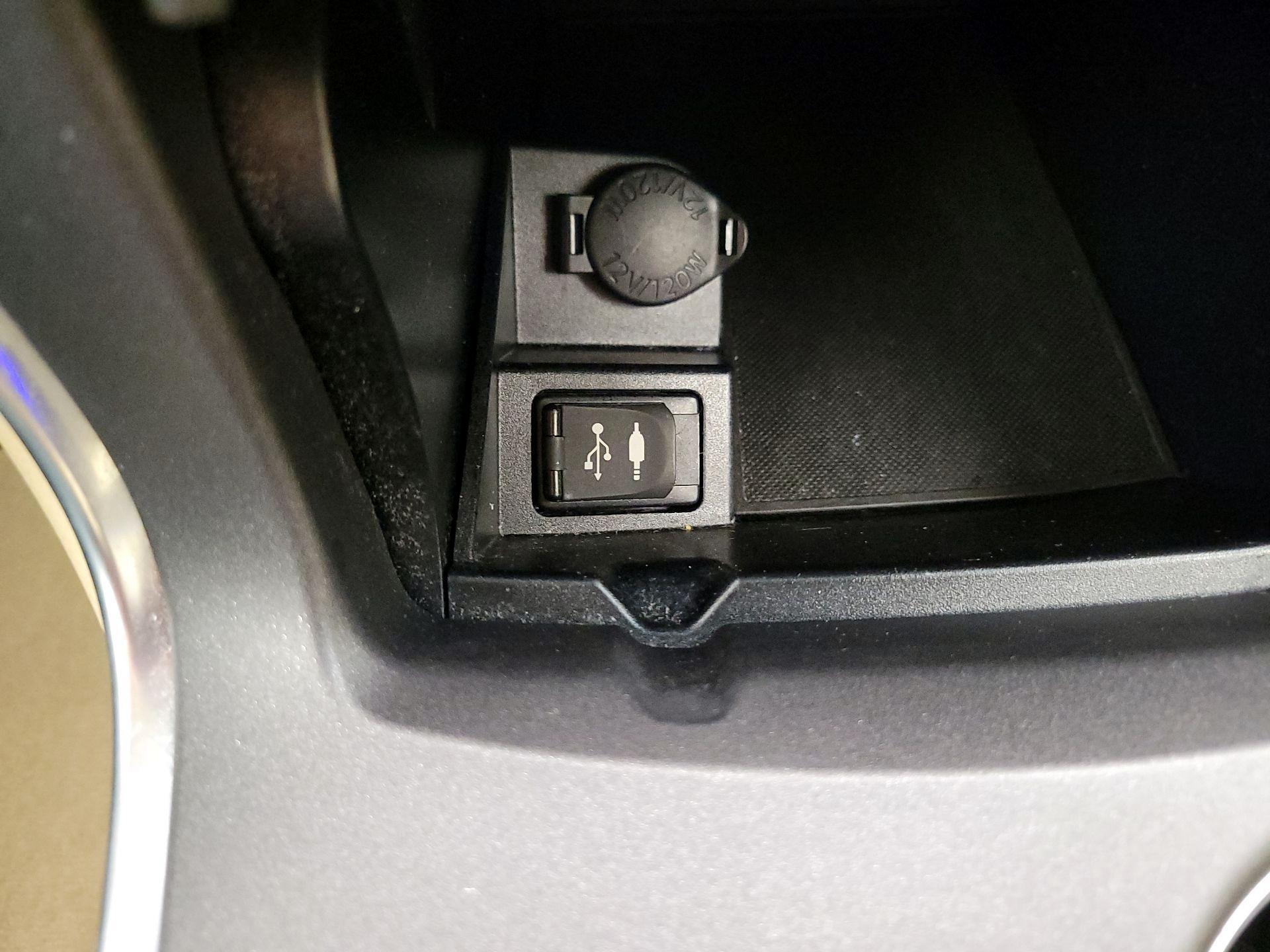 Thumbnail: 2016 Toyota Camry - 18