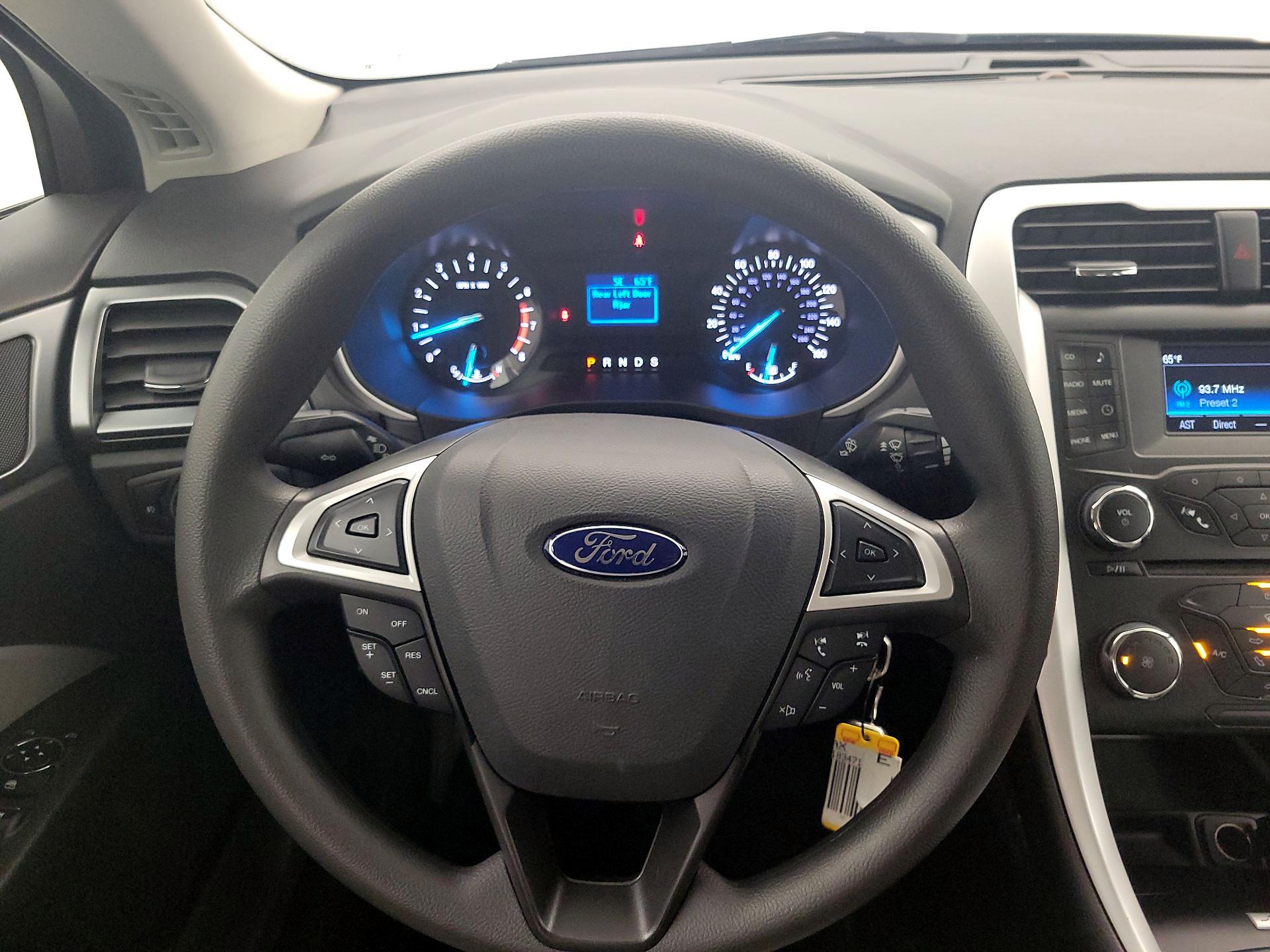 Thumbnail: 2016 Ford Fusion - 10