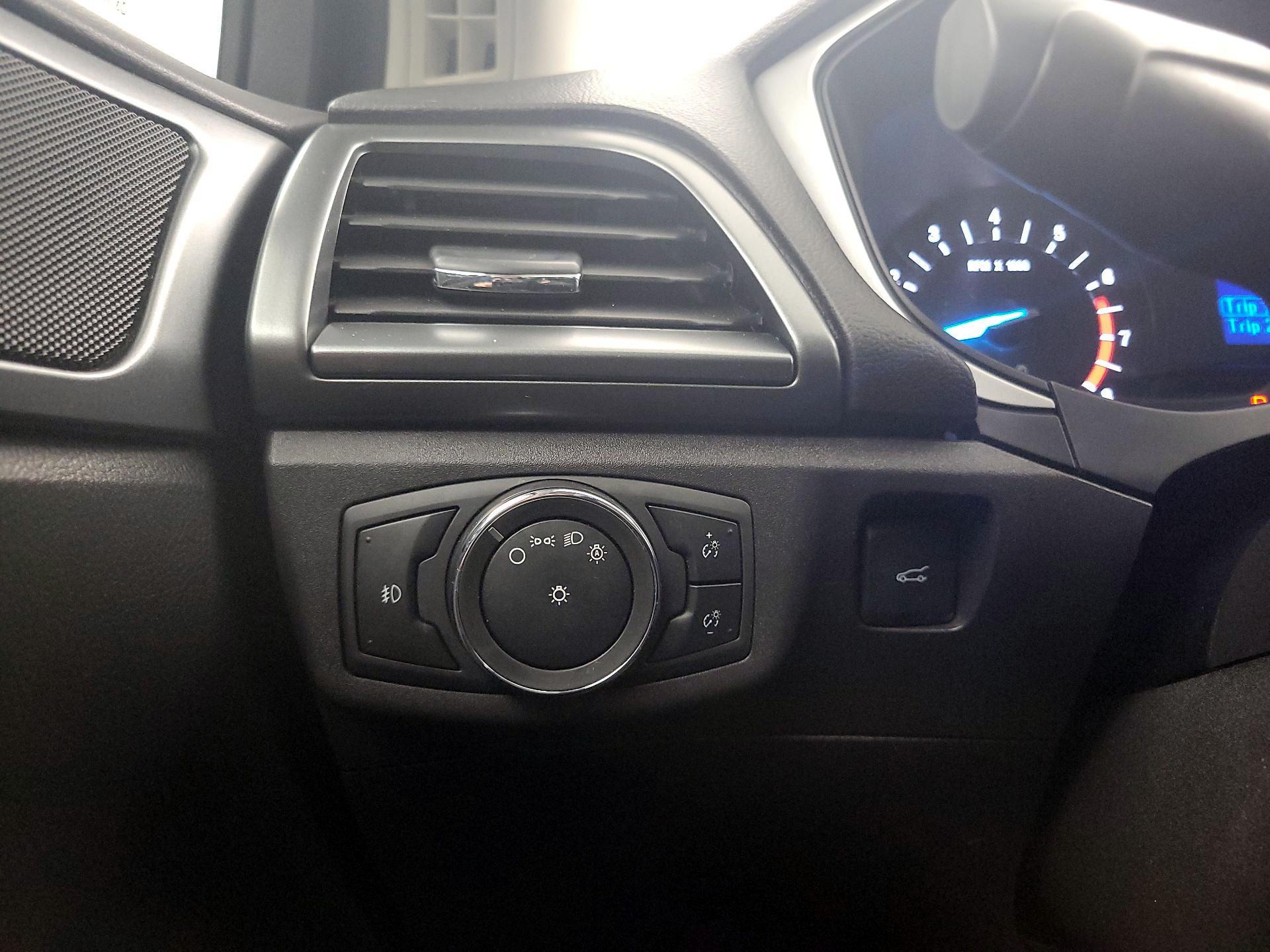 Thumbnail: 2016 Ford Fusion - 13