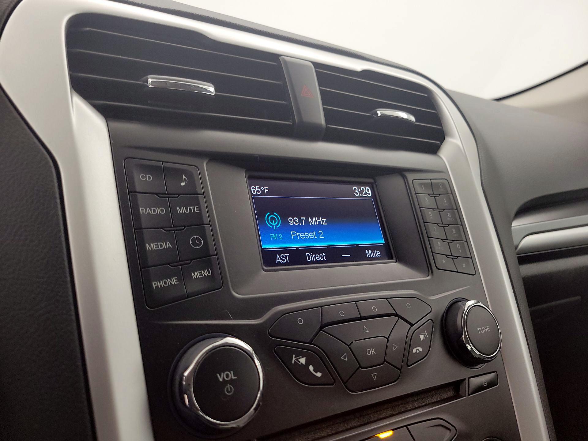 Thumbnail: 2016 Ford Fusion - 15