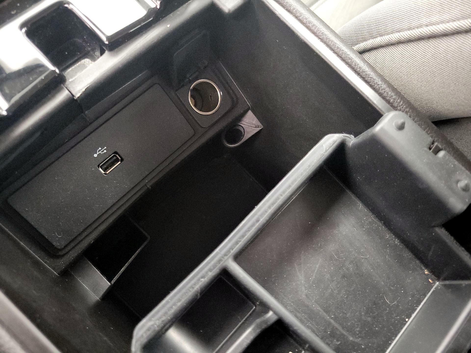 Thumbnail: 2016 Ford Fusion - 18