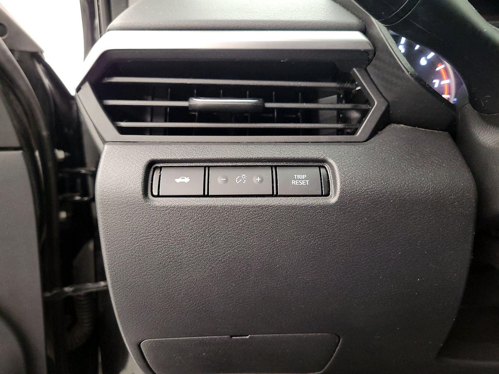 Thumbnail: 2019 Nissan Altima - 13