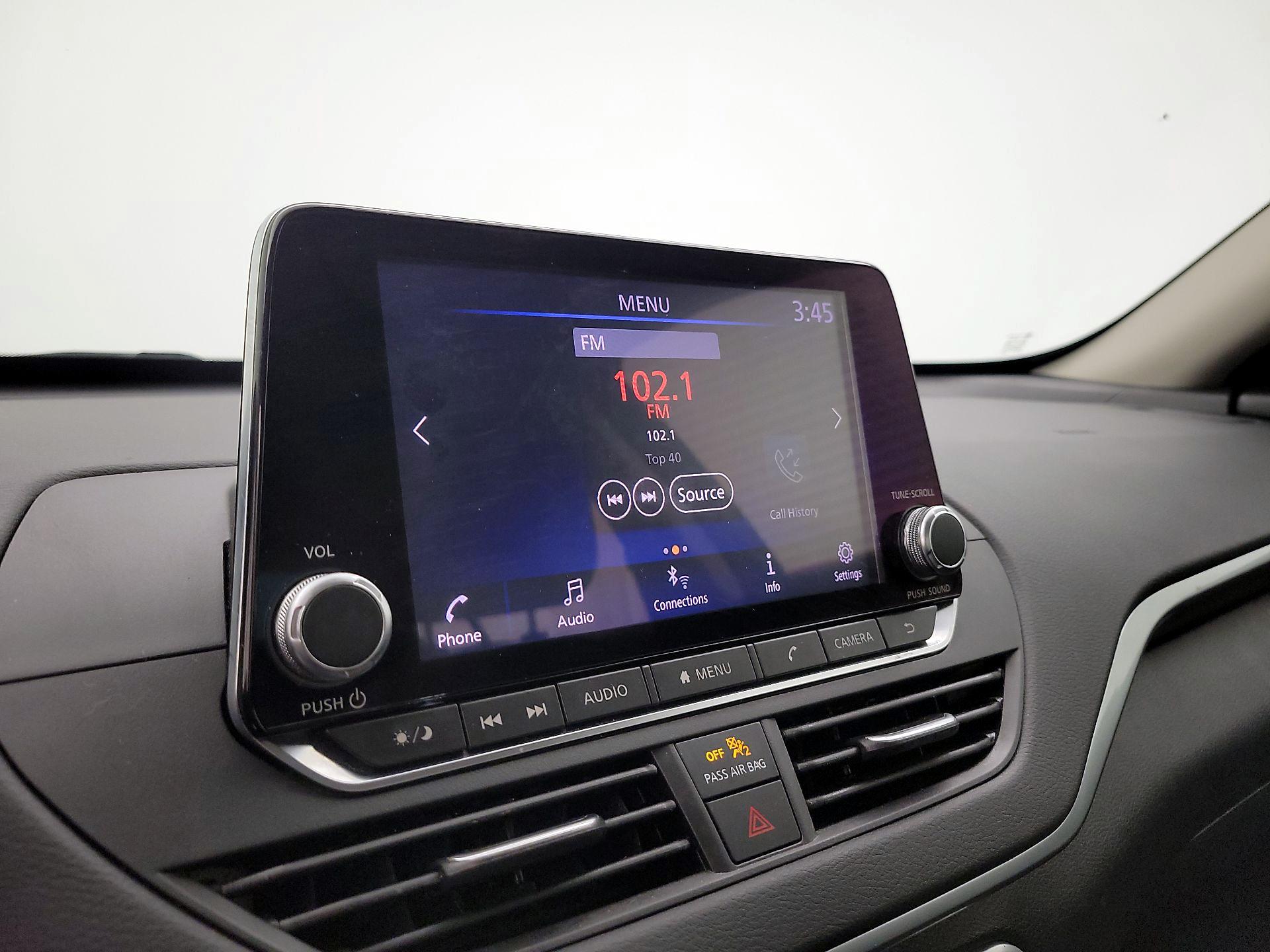 Thumbnail: 2019 Nissan Altima - 15