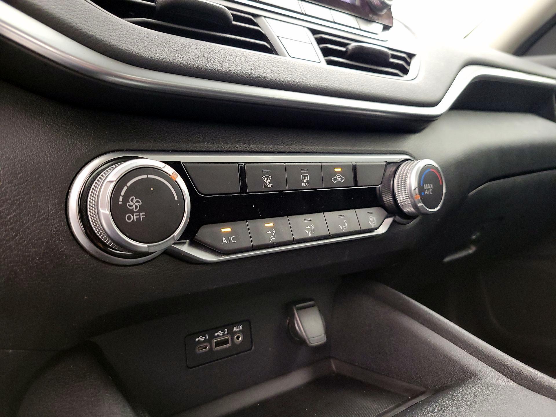 Thumbnail: 2019 Nissan Altima - 16