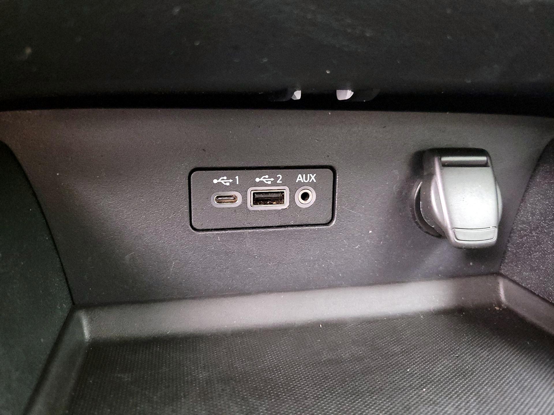 Thumbnail: 2019 Nissan Altima - 18