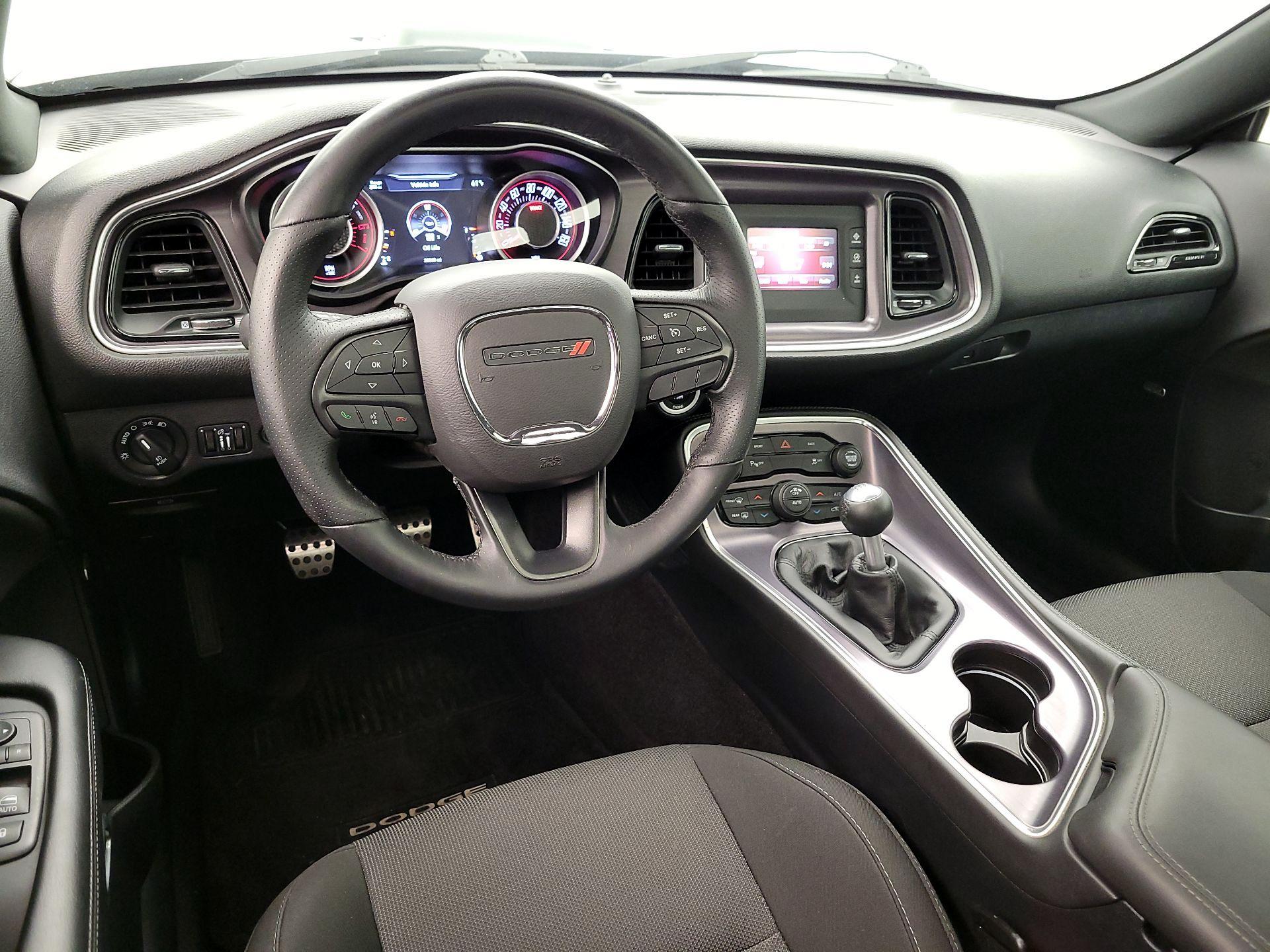 Thumbnail: 2016 Dodge Challenger - 9