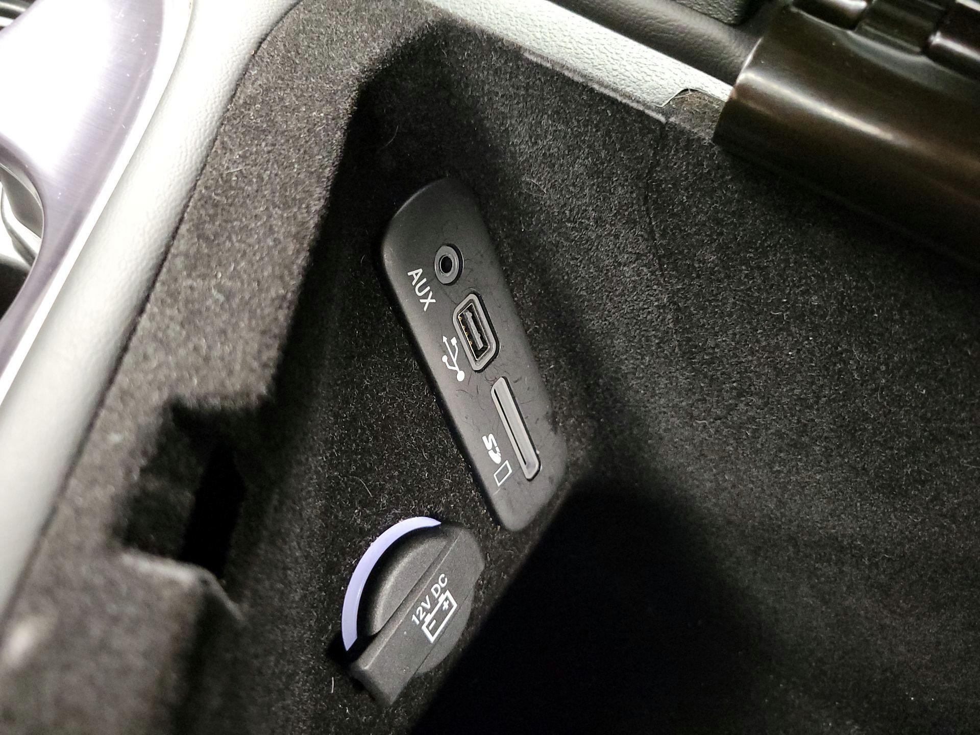 Thumbnail: 2016 Dodge Challenger - 18