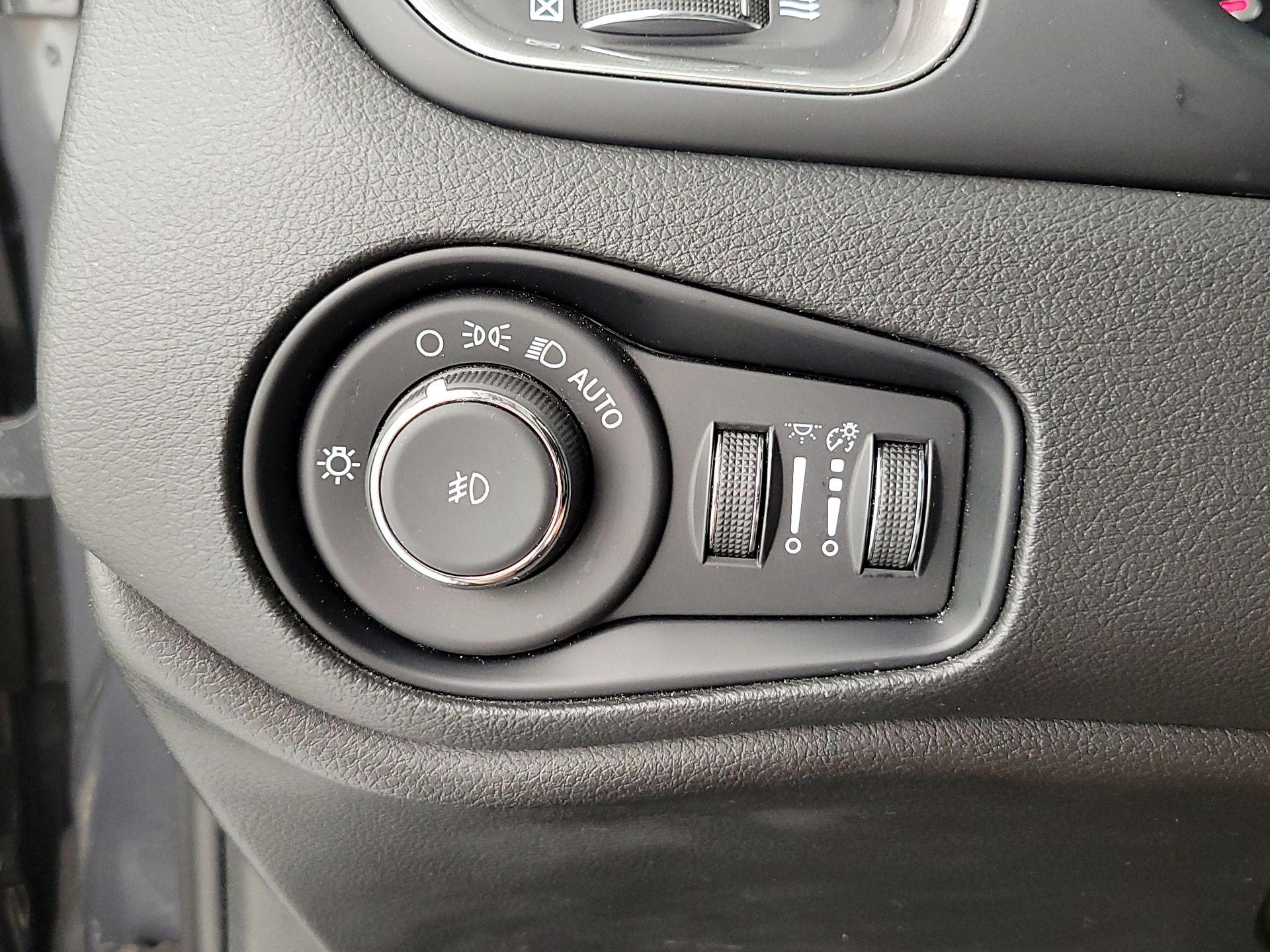 Thumbnail: 2023 Jeep Renegade - 13